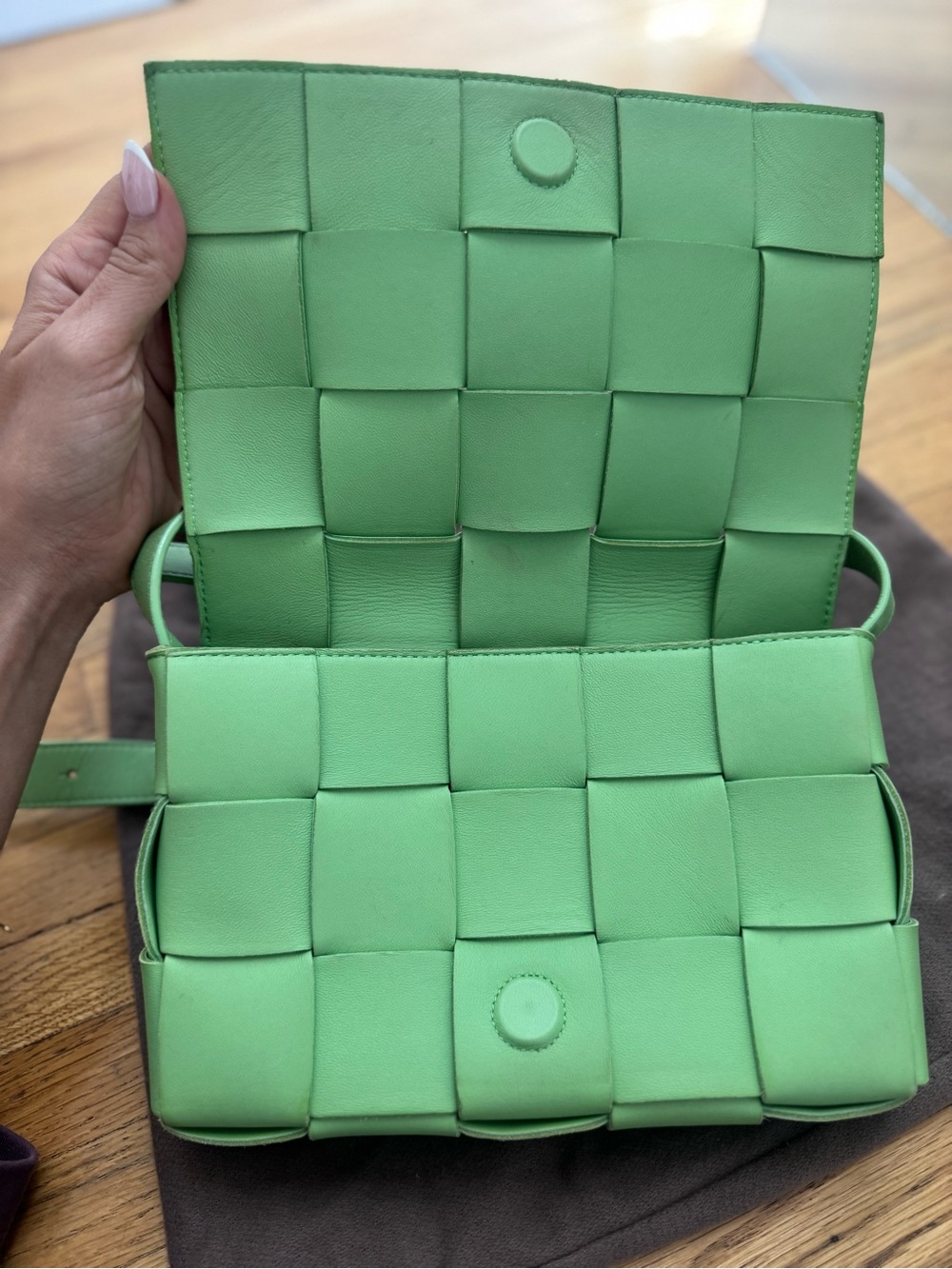 Bottega Veneta Pistachio Intrecciato Leather Crossbody Bag - Picture 4 of 9